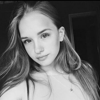 Miriam Petche Biography